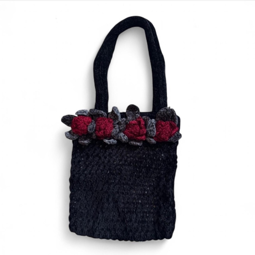 Vtg petro Zillia rosette crochet mini bag